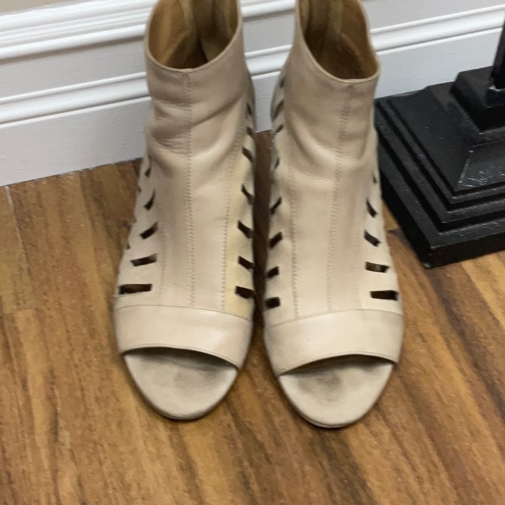 Nine West booties - Picture 5 of 5